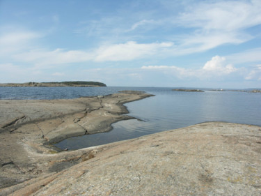 Photographie intitulée "Rocky Coastline in…" par Ilkka Porkka, Œuvre d'art originale