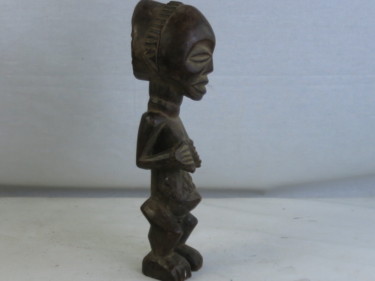 Sculpture intitulée "Statuette LUBA d'ar…" par Belinda Kameya, Œuvre d'art originale, Bois