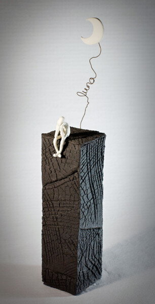Sculpture intitulée "Donde está la luna?" par Iñaki San, Œuvre d'art originale, Céramique