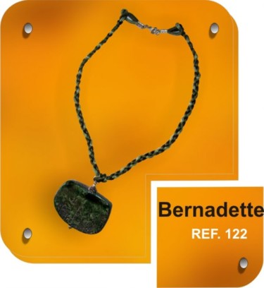 Scultura intitolato "BERNADETTE" da Indirarte, Opera d'arte originale