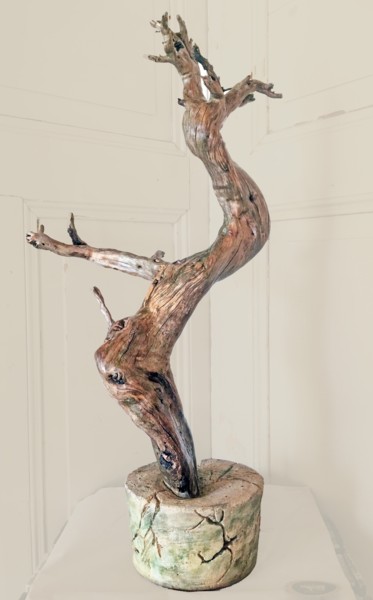 Skulptur mit dem Titel "Treedancer" von Kunstimkuhstall, Original-Kunstwerk, Beton