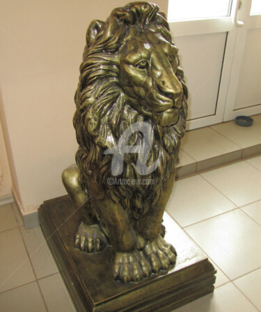 Sculpture titled "king of beasts" by Olga, Original Artwork, Casting