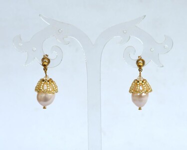 Design intitulée "Cute pearl acorn st…" par Irena Zelickman, Œuvre d'art originale, Bijoux