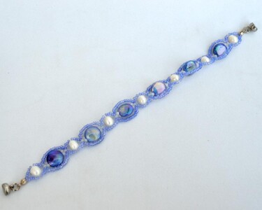 Design intitulée "Periwinkle blue bra…" par Irena Zelickman, Œuvre d'art originale, Bijoux