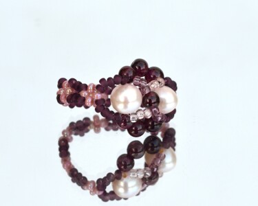 Design intitulée "Pearls and garnet r…" par Irena Zelickman, Œuvre d'art originale, Bijoux