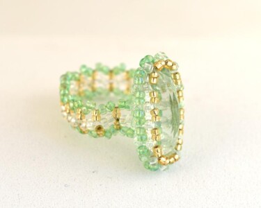 Художественная композиция под названием "Green amethyst ring" - Irena Zelickman, Подлинное произведение искусства, Ювелирные…