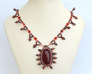 Design mit dem Titel "Spiky red necklace" von Irena Zelickman, Original-Kunstwerk, Schmuck