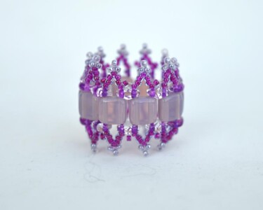 Design mit dem Titel "The Crown of Guinev…" von Irena Zelickman, Original-Kunstwerk, Schmuck