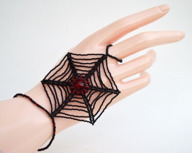 Design mit dem Titel "Cobweb slave bracel…" von Irena Zelickman, Original-Kunstwerk, Schmuck