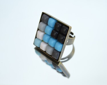 Design intitulée "Mosaic ring in shad…" par Irena Zelickman, Œuvre d'art originale, Bijoux