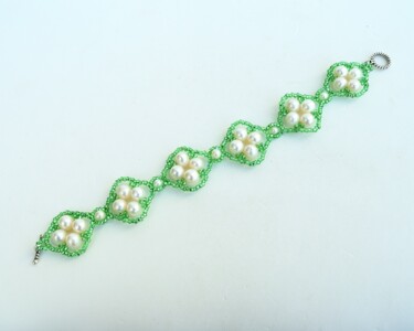 Design / Projektowanie użytkowe zatytułowany „Pearl bracelet Made…” autorstwa Irena Zelickman, Oryginalna praca, Biżuteria
