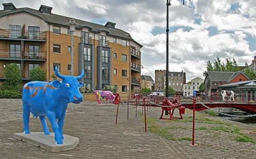 Sculpture intitulée "cow on parade" par Irene Nolan (Visions), Œuvre d'art originale