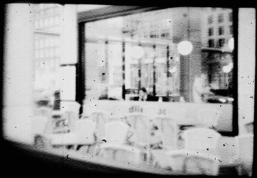 Fotografie mit dem Titel "Cafe In Berlin" von Irina Kromm, Original-Kunstwerk, Manipulierte Fotografie