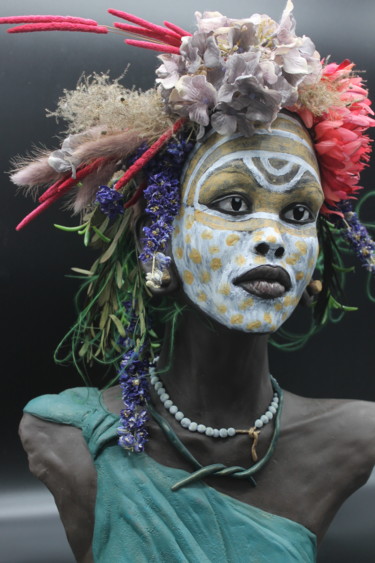 Sculpture titled "Zula" by Isabelle Fisson, Original Artwork, Clay