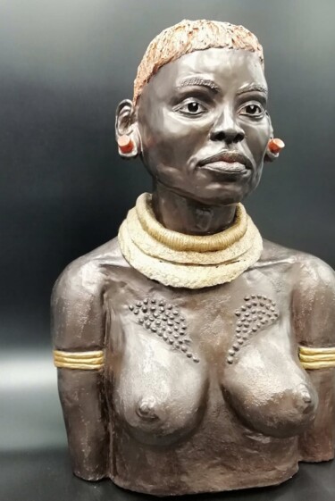 Sculpture titled "Abeba" by Isabelle Fisson, Original Artwork, Clay