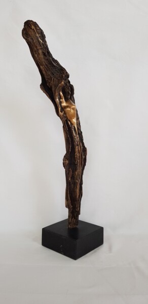 Sculpture titled "La Chrysalide" by Isabelle Frossard Corthay, Original Artwork, Bronze