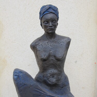Sculpture titled "La Nuit" by Isabelle Haas, Original Artwork, Terra cotta