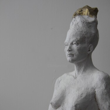 Sculpture intitulée "La Reine" par Isabelle Haas, Œuvre d'art originale, Terre cuite