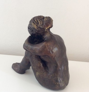 Sculpture titled "Femme boule" by Isabelle Nativelle, Original Artwork, Terra cotta