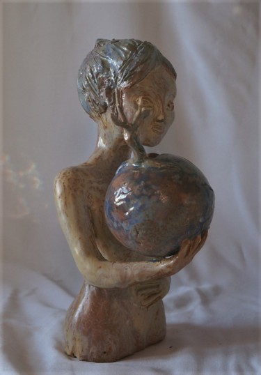 Sculpture titled "Comme une mère" by Isabelle Zwang, Original Artwork, Ceramics