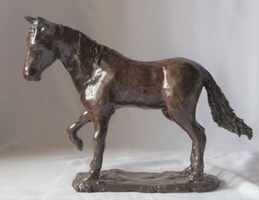 Sculpture titled "Cheval brun" by Isabelle Zwang, Original Artwork, Ceramics