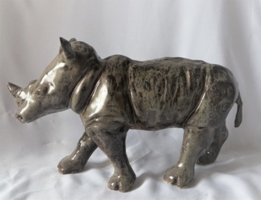 Sculpture titled "Rhinocéros" by Isabelle Zwang, Original Artwork, Ceramics