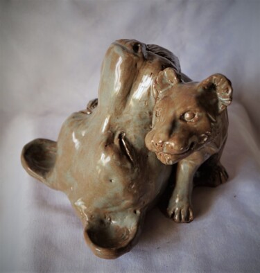 Sculpture titled "Portrait de Lionne" by Isabelle Zwang, Original Artwork, Ceramics