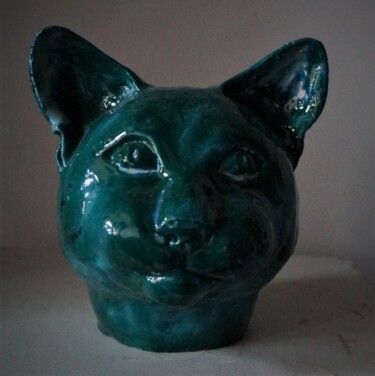 Sculpture titled "CHAT EMERAUDE" by Isabelle Zwang, Original Artwork, Ceramics