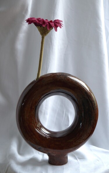 Sculpture titled "VASE DONUT 1" by Isabelle Zwang, Original Artwork, Ceramics
