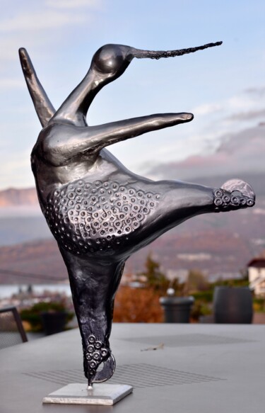 Sculpture titled "Mina" by Isadiva, Original Artwork, Metals