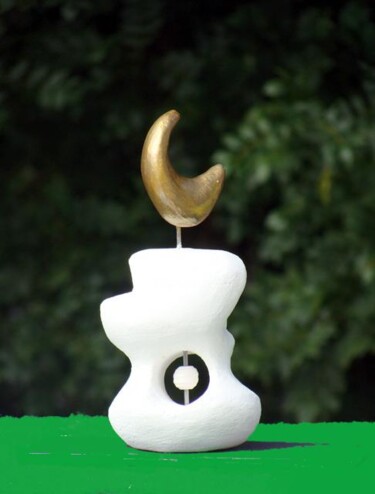 Sculpture intitulée "122) Dans la lune" par Isis Bi M, Œuvre d'art originale, Pierre
