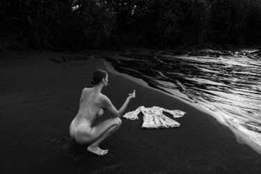 Fotografía titulada "Fuck clothes" por Ivan Cheremisin, Obra de arte original, Fotografía digital