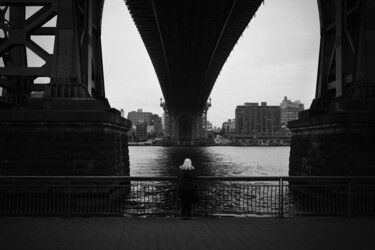 Fotografie getiteld "Under the Bridge" door Ivan Cordoba, Origineel Kunstwerk, Digitale fotografie