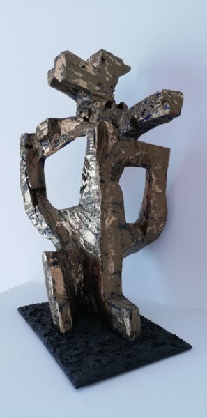 Skulptur mit dem Titel "GUERRIERO" von Ivan Fabani, Original-Kunstwerk, Holz