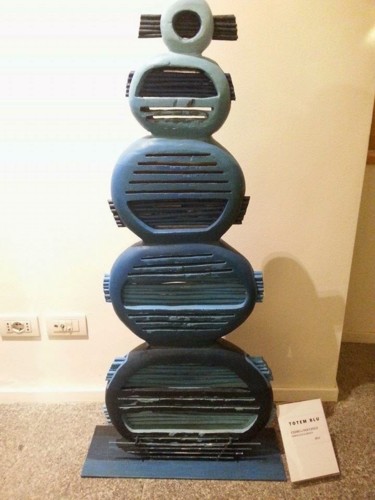 Skulptur mit dem Titel "TOTEM BLU" von Ivan Fabani, Original-Kunstwerk, Holz