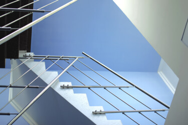 Fotografie mit dem Titel "Staircase leading t…" von Ivan Ponomarevsky, Original-Kunstwerk, Digitale Fotografie