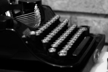 Photographie intitulée "typewriter" par J.D. Curry, Œuvre d'art originale