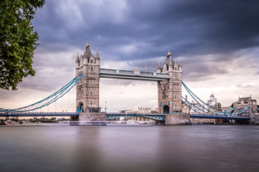 Photographie intitulée "London Bridge et la…" par Jacinthe Nguyen / Studio J.A.E, Œuvre d'art originale, Photographie numéri…