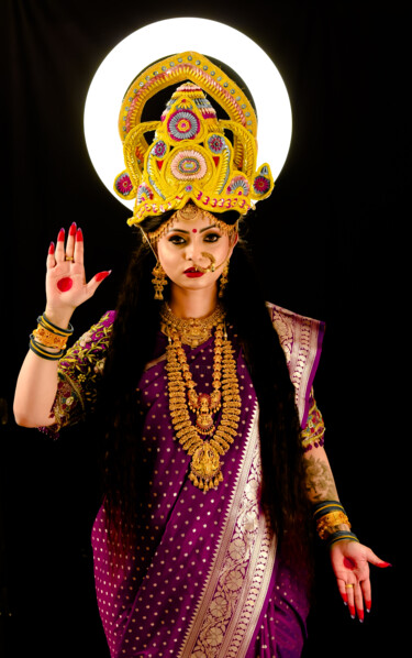 Photographie intitulée "Goddess Lakshmi" par Jacob Xavier, Œuvre d'art originale, Photographie non manipulée