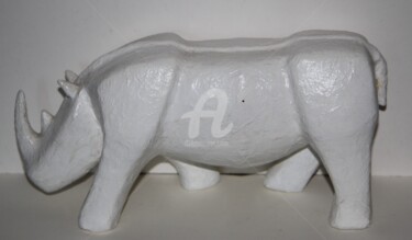 Sculpture titled "Rhino blanc" by Jacques Bourdon (JAQ), Original Artwork, Resin