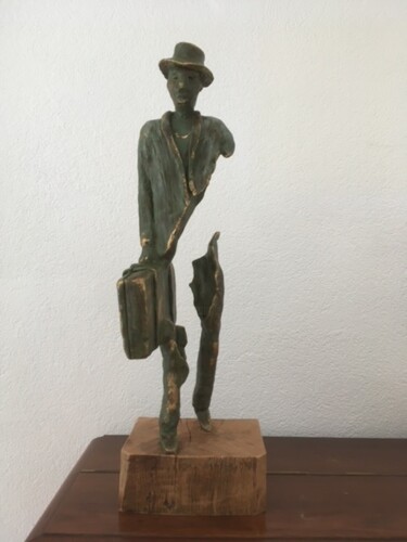 Sculpture titled "Le voyageur 1" by Jacques Dolley, Original Artwork, Clay