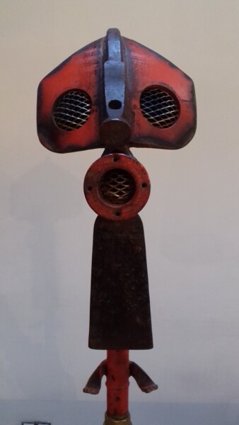 Sculpture intitulée "Masque africain pos…" par Jacques Gomes, Œuvre d'art originale, Métaux