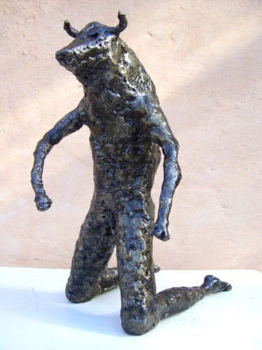 Sculpture titled "Minotaure à genoux" by Jacques Hellegouarch (Jaco), Original Artwork, Metals