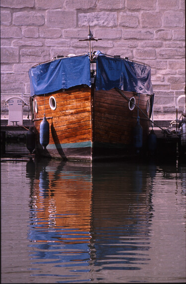 Photographie intitulée "Proue dorée" par Jacques Jégo, Œuvre d'art originale