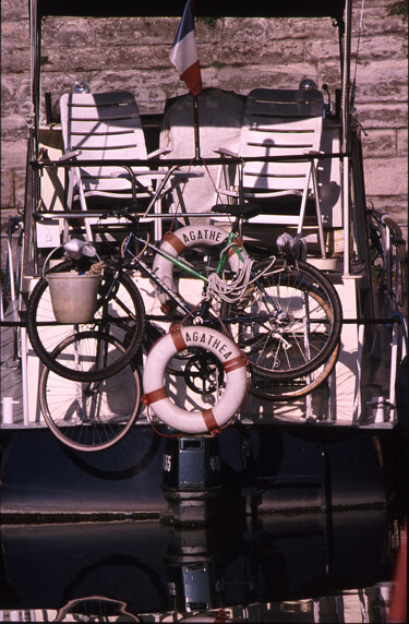 Photographie intitulée "SIX  roues pour 2 v…" par Jacques Jégo, Œuvre d'art originale