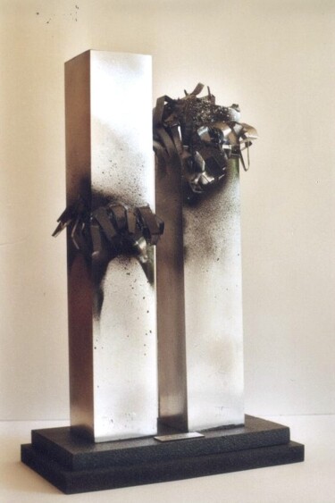 Skulptur mit dem Titel "IN MEMORY" von Jacques Troupel, Original-Kunstwerk, Aluminium