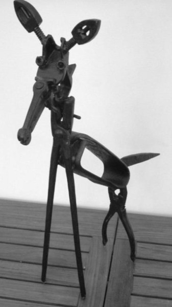 Sculpture intitulée "Minuscule girafe" par Jacques Egli, Œuvre d'art originale, Métaux