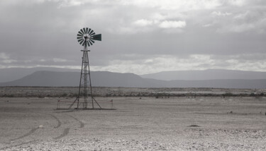 Photographie intitulée "The Saviour" par Jade Holing, Œuvre d'art originale, Photographie numérique