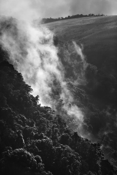 Photographie intitulée "Mist Rising" par Jade Holing, Œuvre d'art originale, Photographie numérique