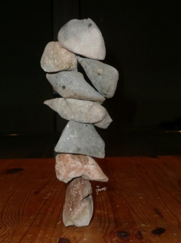 Γλυπτική με τίτλο "ÊTRETAS DE HUIT PIE…" από Jaime Garcia, Αυθεντικά έργα τέχνης, Πέτρα